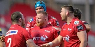 DOUBLE CENTURIAN KEN CELEBRTATES WITH A BONUS POINT Scarlets v Treviso