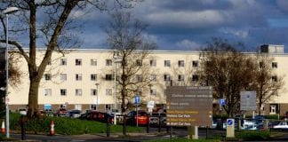 Gohirio Gwasanaeth Babanod Annwyl a Cholled Blynyddol Ysbyty Glangwili General hospital Carmarthen which is part of the Hywel Dda Health Board