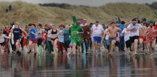 Dash into the sea on Boxing Day | Mentro i’r môr ar Ŵyl San Steffan BIGDIP 04 LOW 2