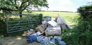 Council gets tough on fly-tipping with bigger fines | Dirwyon llymach gan y Cyngor am dipio anghyfreithlon fly tipping sv
