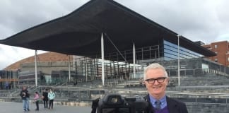 Des Mannion: Independent regulator of social networks is a must to end ‘Wild West Web’ DeWn6bZXcAAtFEj