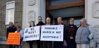 Fly Infestation Report from Llanelli Town Councillor Sean Rees received 247436719302291