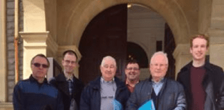 Llanelli Councillors show their support for Small Business Saturday… Local Llanelli Councilors 1