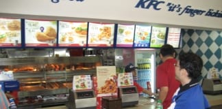 KFC IS OPENING ITS KITCHENS TO THE PUBLIC – GO BEHIND THE COUNTER AND MAKE ITS FAMOUS FRIED CHICKEN YOURSELF KFC sg