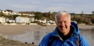 Wales’ favourite weatherman Derek Brockway returns for a special series of Weatherman Walking Signed off 002