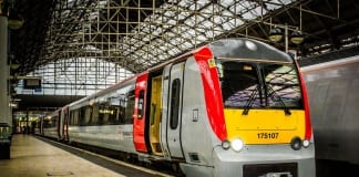 Y Cyngor yn cefnogi gwasanaeth trên intercity newydd rhwng Caerfyrddin a Paddington Llundain TfW 4 1