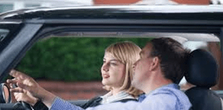 Nearly 1 in 10 18-24 Year Olds Who Were Taught To Drive Solely By Their Parents Have Been Banned From Driving Completely Parent teaching child driving
