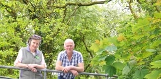 Water quality benefitting from Agrisgôp-facilitated initiative with farmers/Ffermwyr yn diogelu ansawdd dŵr gyda chymorth rhaglen Agrisgôp Lilwen Joynson David Tremellen and Roy Bevan 1