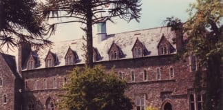 CONCERNS RAISED ABOUT “AT RISK” UNIVERSITY Trinity College Carmarthen Wales