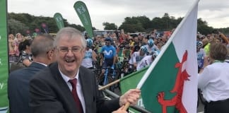 Wales may have to reassess independence if the UK breaks up, First Minister says mark drakeford wales flag