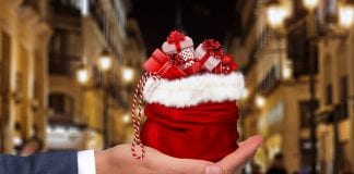 100 DAYS TO CHRISTMAS: FESTIVE SHOPPERS START TO FILL STOCKINGS IN SEPTEMBER christmas 2951662 960 720