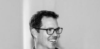 Lee Waters MS and Cllr Tina Higgins back Welsh Labour Government’s commitment to driving up welfare standards for dogs. Lee Waters