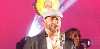 Music Maestro receives prestigious Parliamentary Award!!! Jon Eno BEM 4