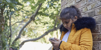 NSPCC and O2 provide virtual online safety webinars in Wales as ‘perfect storm’ continues Photographer Tom Hull Children pictured are models 1