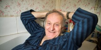 Royce swaps bed for bath on 80th birthday for vulnerable children royce in the bath scaled