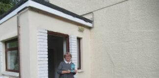 Perchnogion tai i dderbyn systemau gwres canolog am ddim diolch i Gronfa Cartrefi Cynnes Mrs Phillips