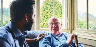 Gwasanaeth CONNECT newydd yn rhoi tawelwch meddwl i chi a’ch anwyliaid istock 941321234