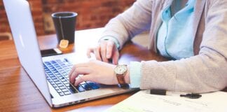 Four Digital Marketing Tips for Small Businesses student 849825 1280