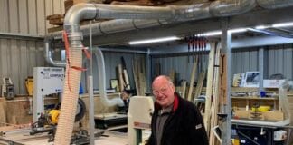 Mae Saer Llanllwni yn codi £1,500 ar gyfer damweiniau ac achosion brys Glangwili Andrew Evans picture new