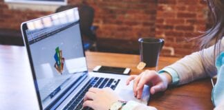 CYMORTH GAN MENTER MOCH CYMRU I GREU DEUNYDDIAU MARCHNATA YN RHOI HWB IGYNHYRCHWYR MOCH Laptop scaled