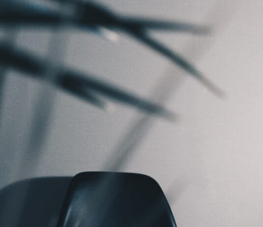 6 Keys to Expanding Your UK Business Into International Territory nikita kachanovsky bLY5JqP Ldw unsplash scaled