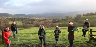 Stori lwyddiant Agrisgôp wrth i ddyddiadur ‘ffermio’ dwyieithog 2021 gyrraedd y silffoedd Dyddiadur Amaeth 2021 reaches the shelves scaled