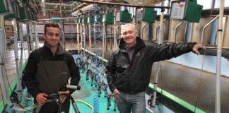 Defnyddiwch offeryn storio data diogel ar-lein Cyswllt Ffermio ‘Storfa Sgiliau’ pan fydd arnoch angen tystiolaeth o ffermio moesegol, cynaliadwy ar gyfer cynlluniau sicrwydd fferm Liam Bowie and Jonathan Morgan scaled