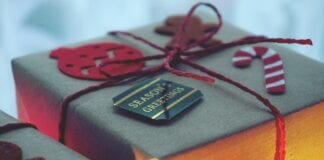 10 Best Gifts for Teachers this Christmas pexels suzy hazelwood 1661951