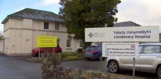 Ysbyty cymunedol yn Sir Gaerfyrddin yn ailagor 115770786 llandovery2