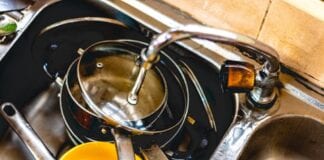 The UK’s Bad Kitchen Habits Revealed m014d76005114415