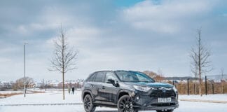 Toyota Top Tips on Winter Driving 5060dddb988bd4de16e53f7f8be0c54afd4ea912 scaled