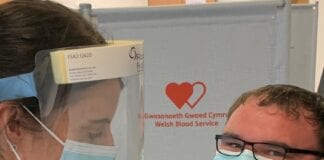 NEWYDD: yn wythnosol, Bwletin y Brechlyn – BIP Hywel Dda Vaccine for paramedic 1