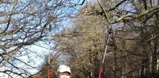 Her 100 milltir cerddwr Aberystwyth mewn pryd ar gyfer pen-blwydd yn 64 oed Annette Smith Day 21 02 03 2021 scaled