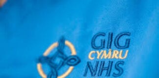 Dyfarnu Gwobr Sefydliad Betsi Cadwaladr i nyrs leol images 7