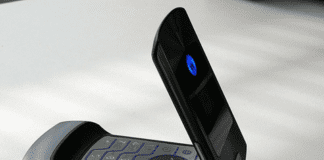 Ten nostalgic tech throwbacks today’s youth would never have experienced Motorola