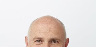 Athro’n cael ei benodi’n bennaeth newydd corff sy’n cynghori Llywodraeth y DU Professor Gareth Jenkins Small