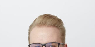 Anrhydeddu darlithydd am ei gyfraniad eithriadol at addysgu ffarmacoleg 081118 229 scaled