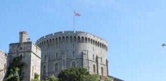 Royal road property prices arenât quite fit for a Queen 800