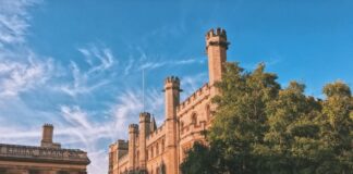 The universities seeing the highest rental demand from students chantal li Djb9fiQ390M unsplash