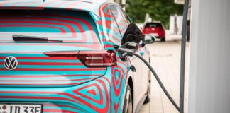 Can electric cars really save you money? 1743687 DB2019AL01375 large