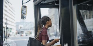 fflecsi i wella gwasanaeth Bwcabus Gorllewin Cymru 5c2447d857cf4af48950b4c5f24a359c