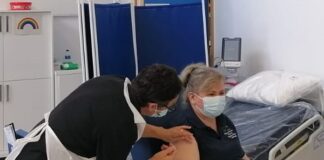 Dechrau cyflwyno brechlynnau atgyfnerthu COVID-19 yng Nghymru Booster vaccine