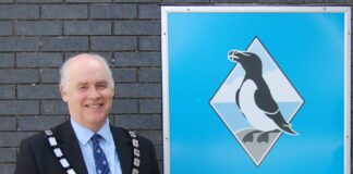 Cadeirydd Awdurdod y Parc yn wynebu Her Llwybr yr Arfordir PaulHarries2