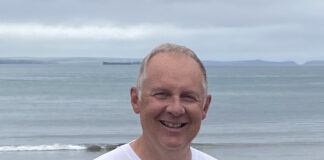 Helicopter chief raises nearly £4,000 for charity Steve Landrey 1 copy