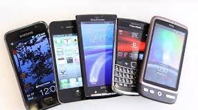 Brits who wait to trade-in their old mobile phones will lose out on £3.4k in their lifetime download 2021 09 03T103502.242