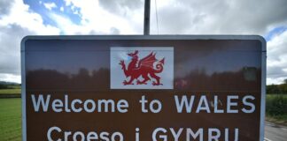 HSBC UK COLLEAGUES BOLSTER WELSH LANGUAGE SKILLS IN WELSH BRANCHES e89a02f8e0d4da3be9878e11a054a358