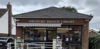 £568,000 ar gyfer prosiectau cymunedol lleol yng ngogledd Cymru Gresford Community Library Wrexham
