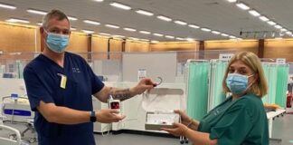 Hywel Dda Health Charities on oxygen monitors purchased for Carmarthenshire’s Acute Response Team Saturation monitors for Carmarthenshire ACT2 Derlys Jones and Mandy Daniels