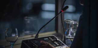Why Simultaneous Interpretation Services are for Meetings? Simultaneous Interpretation 2