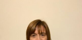 Tair Nyrs Hywel Dda yn dod i’r brig yng Ngwobrau Nyrs y Flwyddyn Coleg Nyrsio Brenhinol Cymru Anwen Jones 3